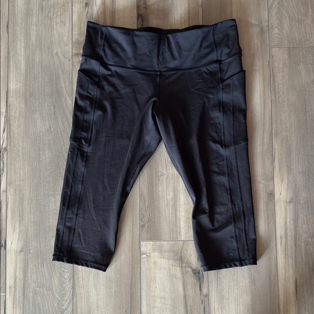 Athleta Ultimate Stash Capri Black Size XL